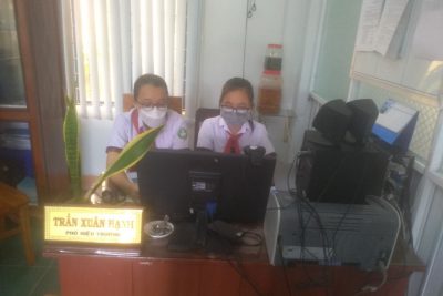 Học sinh thuyết trình trong Hội thi KHKT cấp thành phố, năm học 2021 – 2022 (trực tuyến)